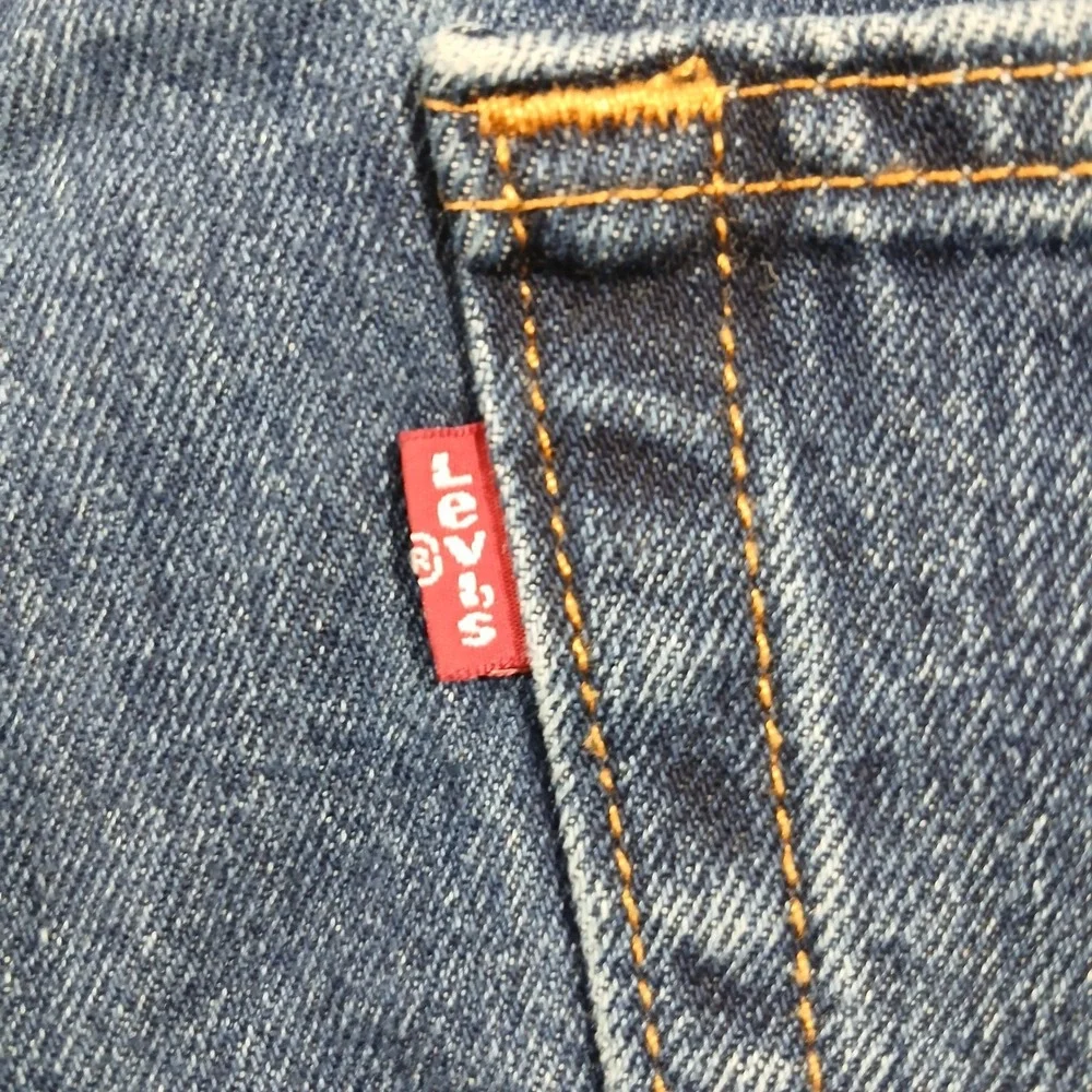 Levi's 550 Relaxed Fit Tapered Leg Jeans Mens 50x32‎ Dark Wash Blue Denim EUC